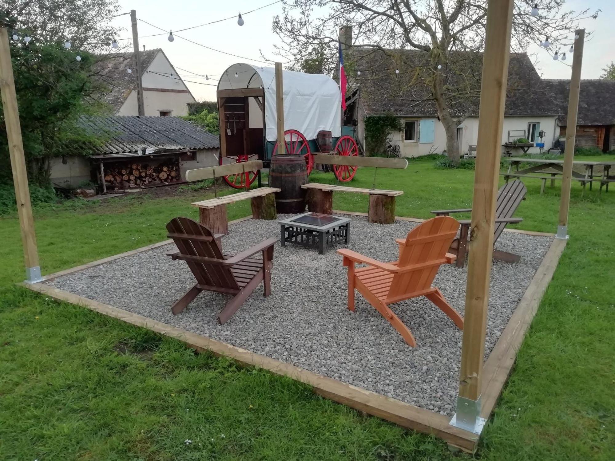 La Valise A Cheval Acomodação com café da manhã Mezieres-sur-Ponthouin Exterior foto